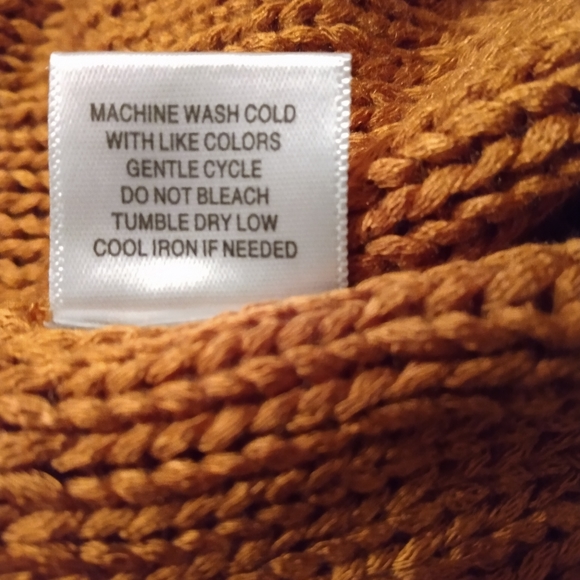 Dress Barn short sleeve sweater. NWOT. - Picture 5 of 5